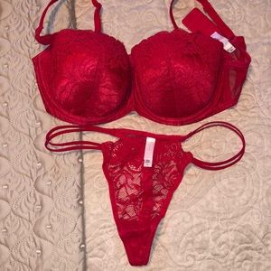 Vintage Victoria’s Secret bra 36D and matching thong Sz Large. Red